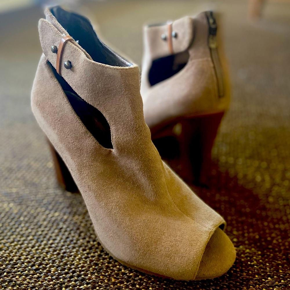 LOFT Open Toe Suede Bootie - size 7.5